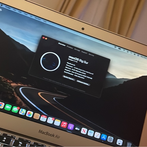 Apple MacBook Air - Picture 4 of 8